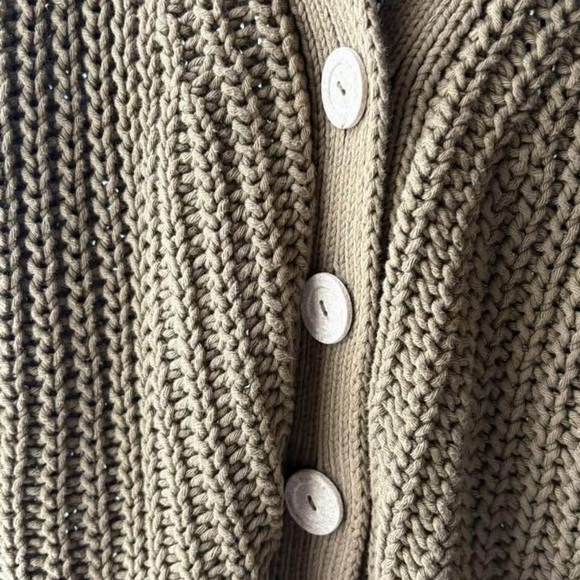 Babaa Cardigan no18 in Irish Moss - Picture 4 of 4